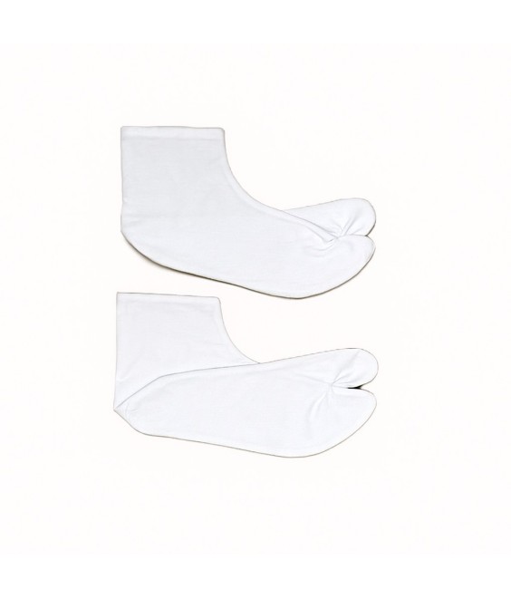White Japanese Tabi Socks – Traditional Split-Toe Footwear