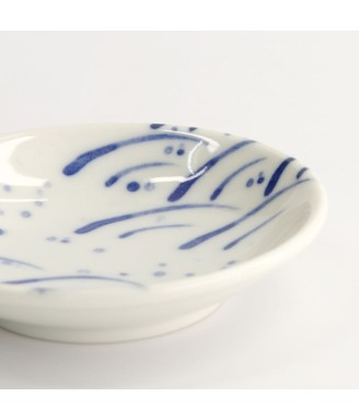 coupelle a sauce japonaise en porcelaine fabriquee au japon vue de pres