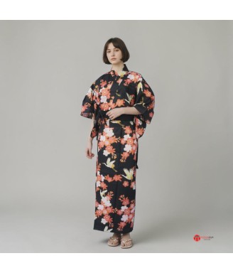yukata japonais femme en coton motif sakura et grues porté