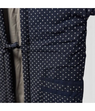Hanten japonais Rokka – Veste matelassée Kurume-ori indigo